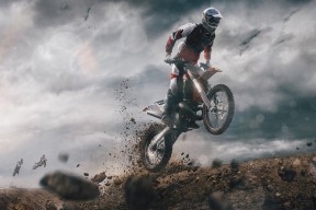 九游娱乐-王者归来！Rookie爆冷首秀状态神勇，老鹰主场观众沸腾
