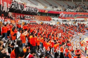 九游娱乐-莱万多夫斯基重返赛场，爆冷首场状态出色，RNG观众沸腾！-九游娱乐